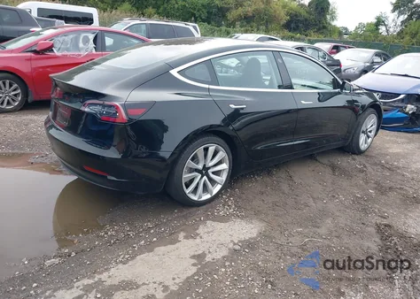 2018 Tesla Model 3 Long Range/Mid Range z USA, uszkodzony, nr VIN 5YJ3E1EA9JF046855